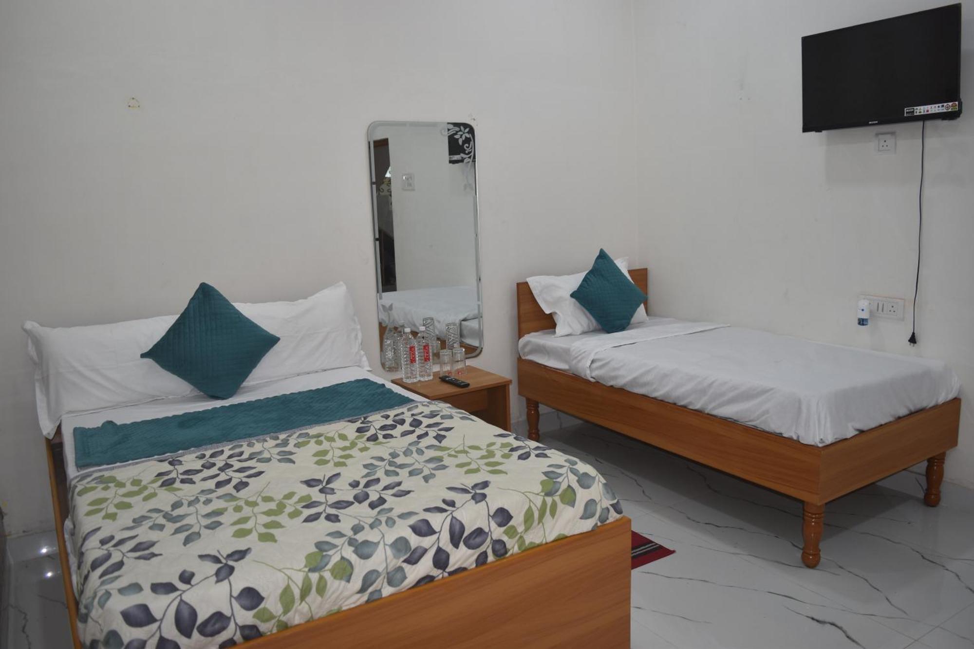 Hotel The Gangotri Varanasi